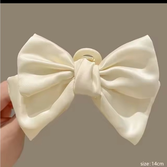 2 pcs Cute bow hair claw - Picture 2 of 2